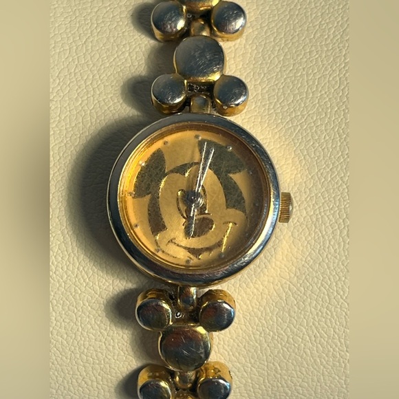 Vintage Disney watch ♥️🖤 - Picture 2 of 5